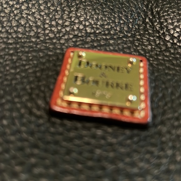EUC Dooney & Bourke crossbody - Picture 9 of 9